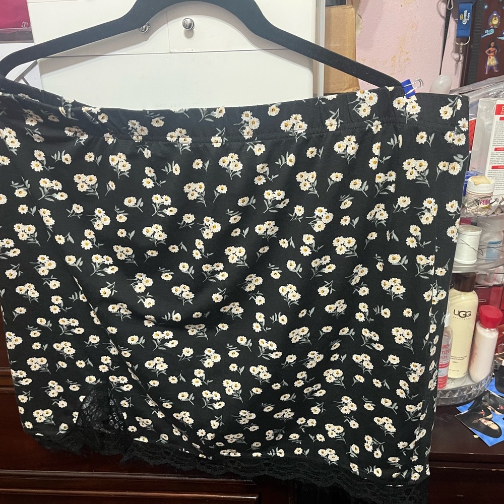 Cotton floral mini skirt